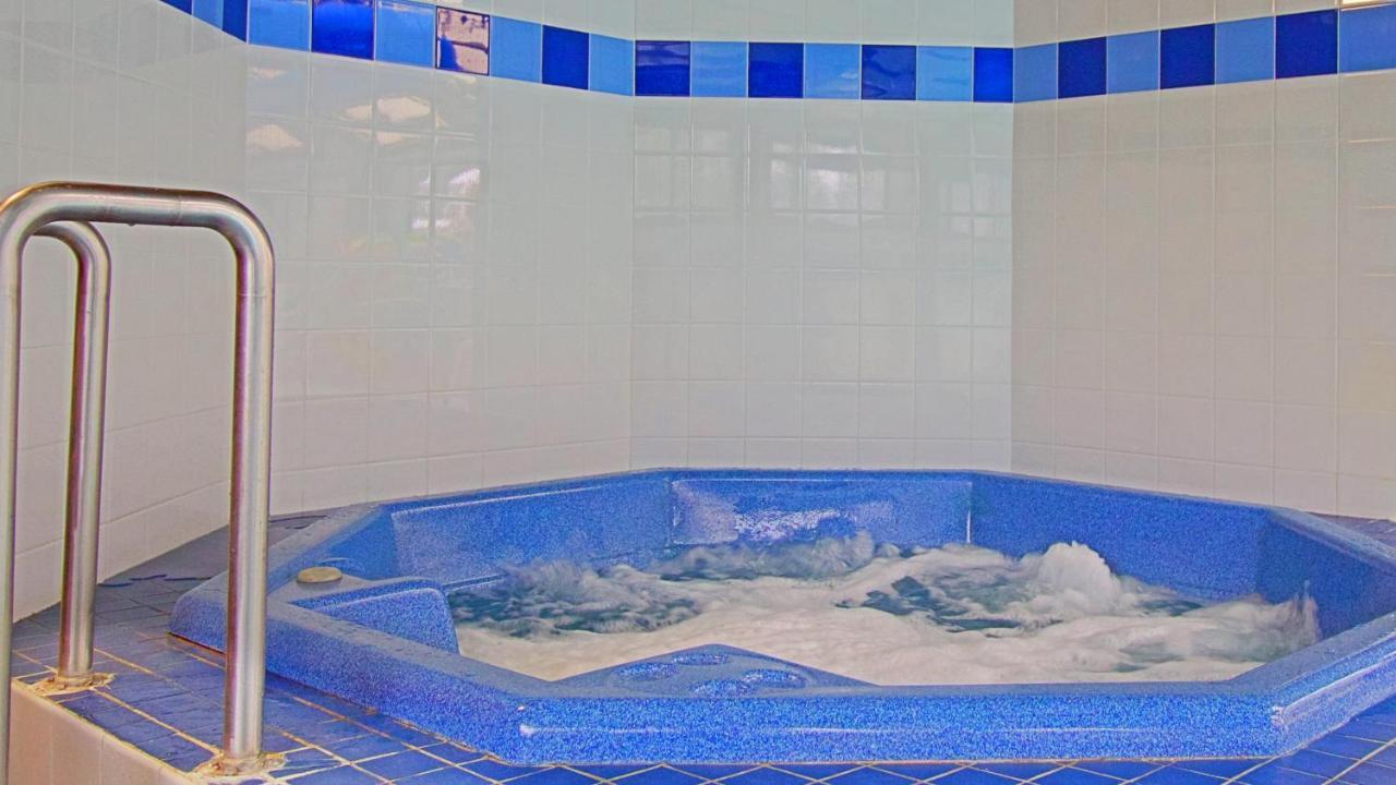 The Ponds At Foxhollow Lenox Bagian luar foto